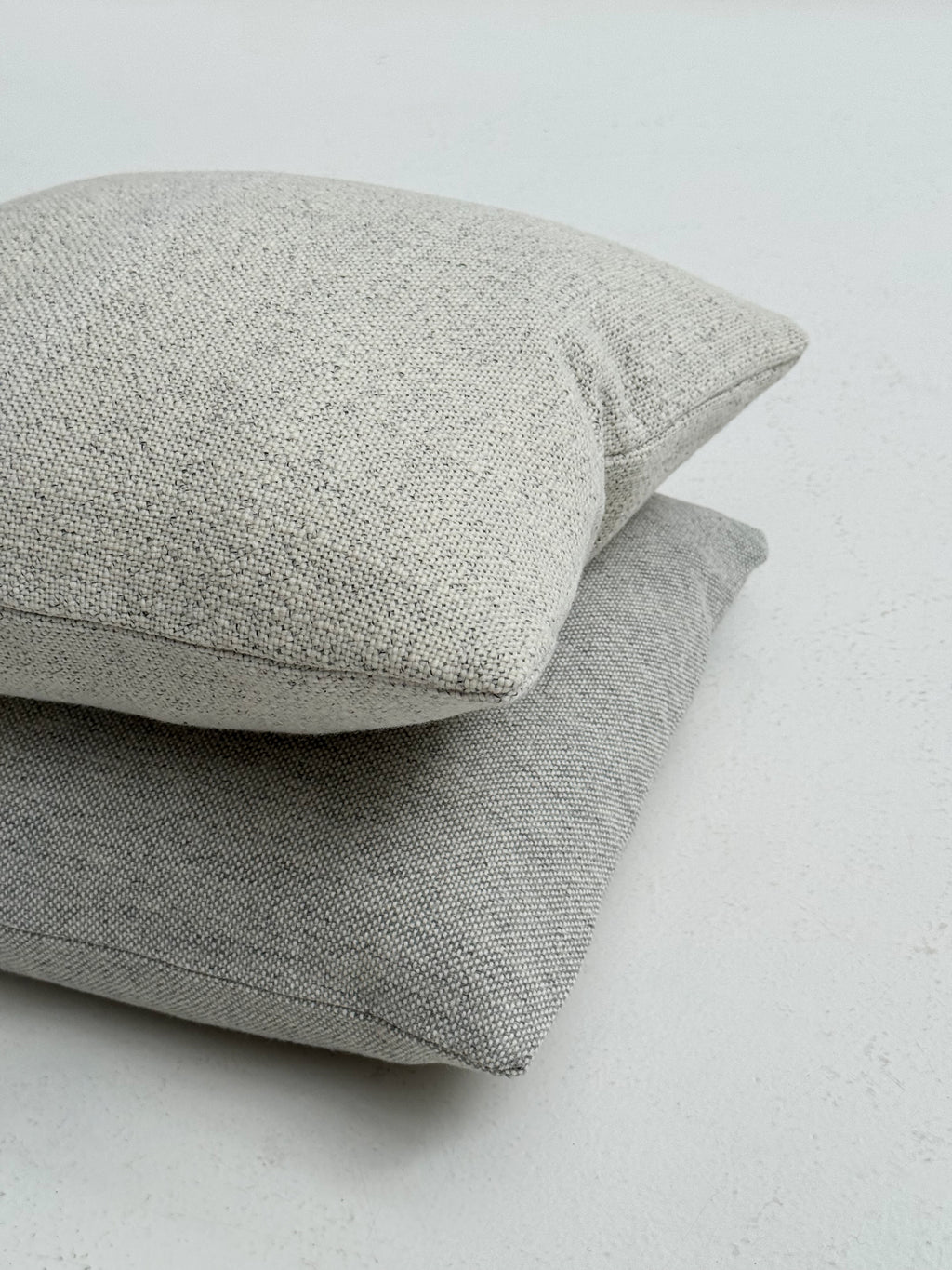 Chunky Woolen Pillow - White Pattern 