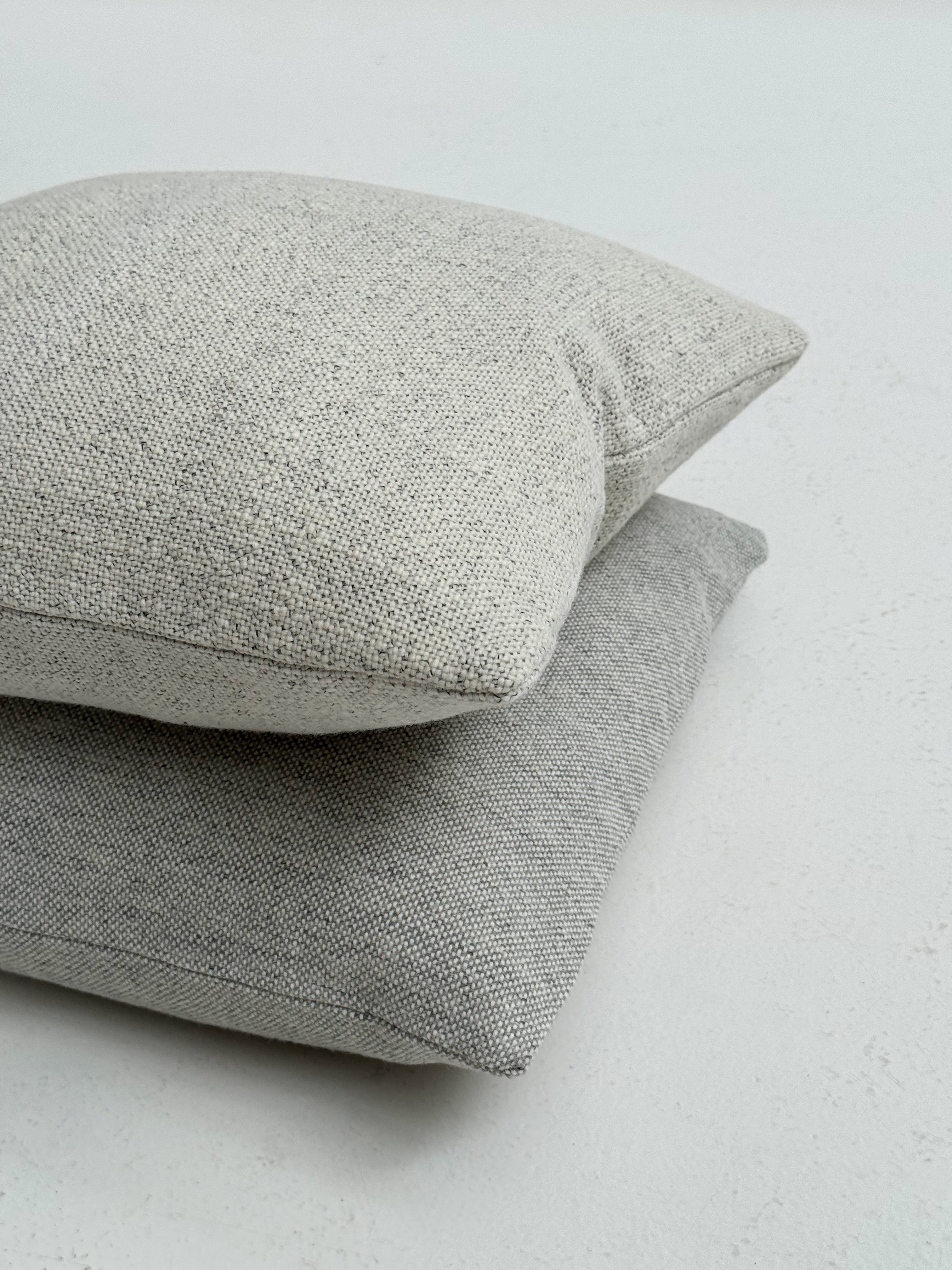 Chunky Woolen Pillow - White Pattern 