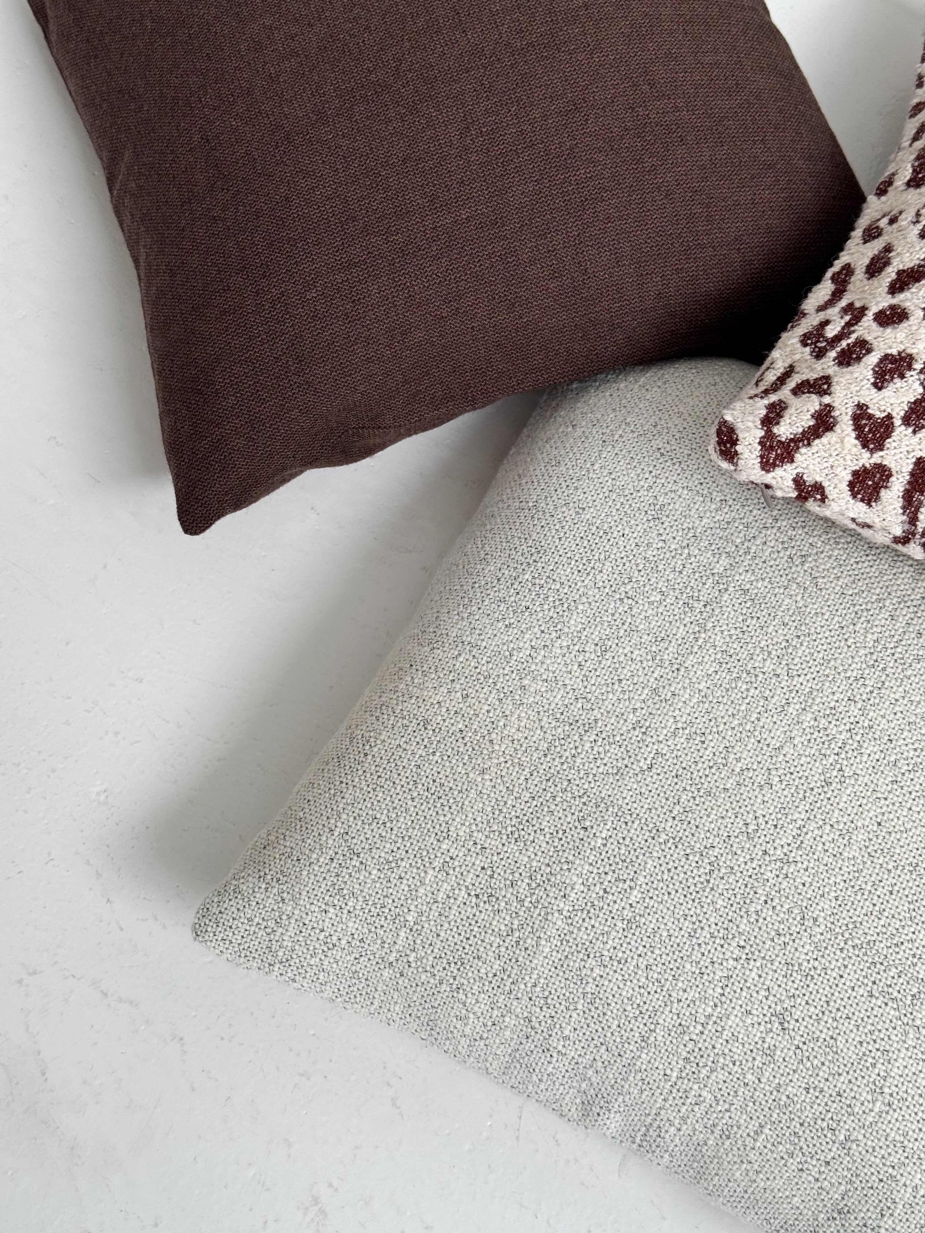 Chunky Woolen Pillow - White Pattern 